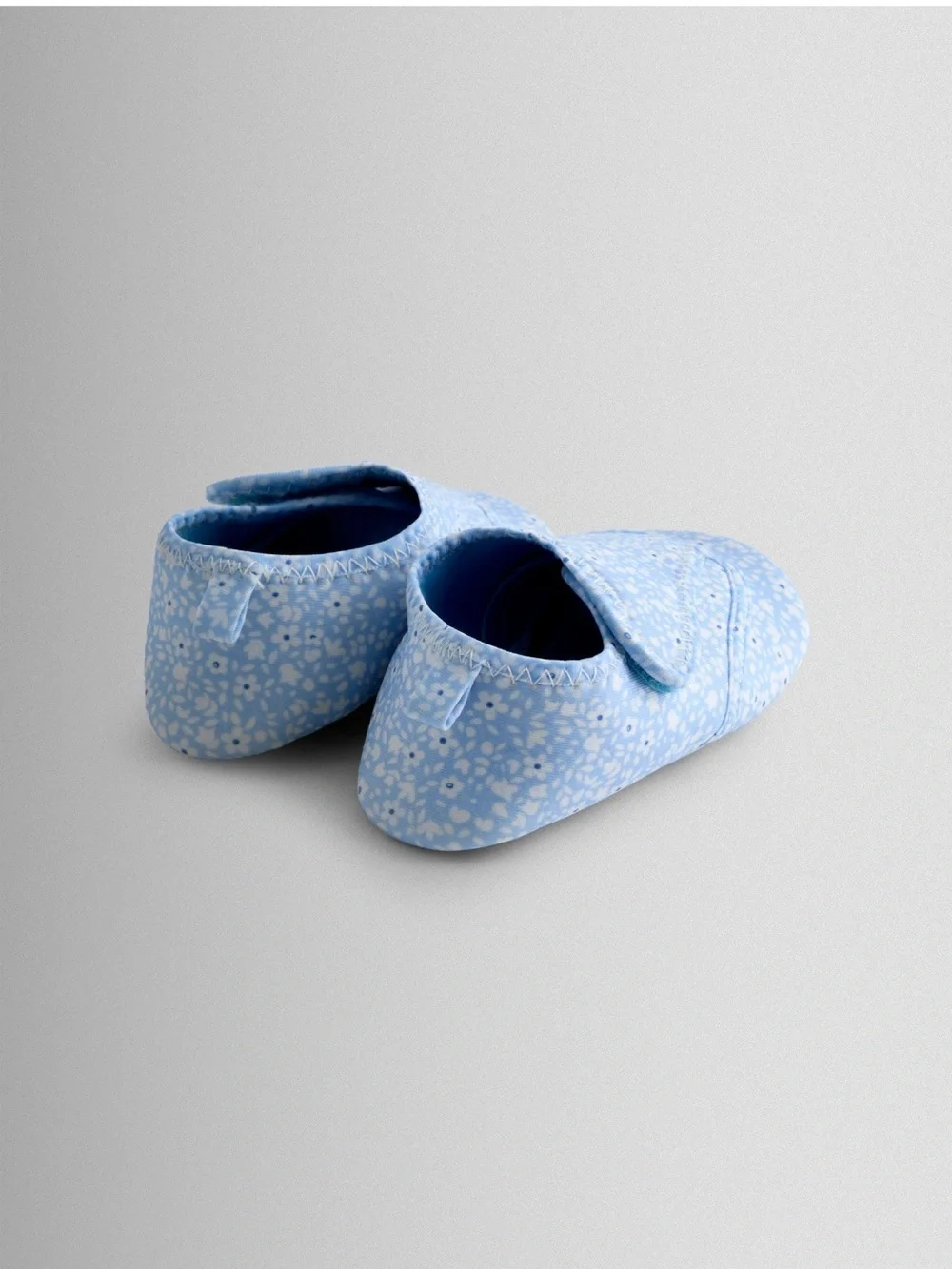 Jo Jo Maman Bebe Blue floral ditzy water shoes for toddler